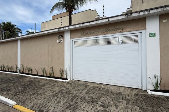 Fachada de casa para alugar com 3 quartos, 110m² em Loteamento Joao Batista Juliao, Guarujá
