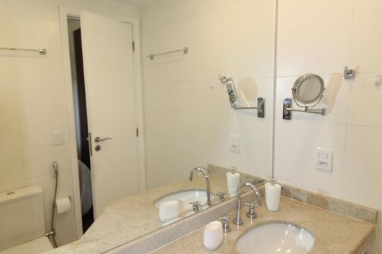Banheiro da Suíte 1 de apartamento para alugar com 3 quartos, 90m² em Jardim Alvorada, São José dos Campos