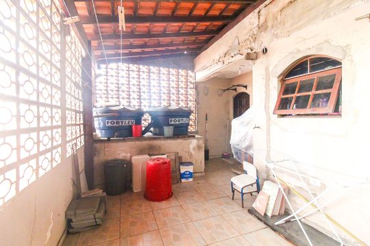 Área externa de casa para alugar com 4 quartos, 362m² em Itaquera, São Paulo