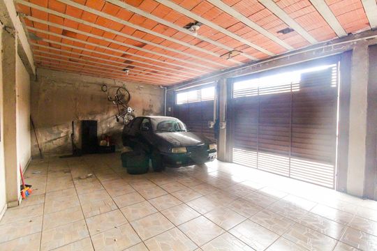 Garagem de casa para alugar com 4 quartos, 362m² em Itaquera, São Paulo