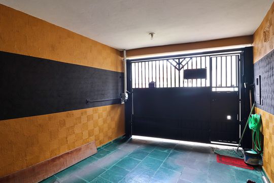 Garagem de casa à venda com 3 quartos, 147m² em Montanhão, São Bernardo do Campo
