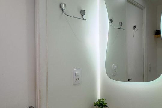 Banheiro de kitnet/studio para alugar com 1 quarto, 19m² em Jardim das Acacias, São Paulo
