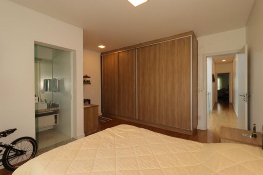 Suíte 1 de casa à venda com 3 quartos, 184m² em Pinheirinho, Santo André