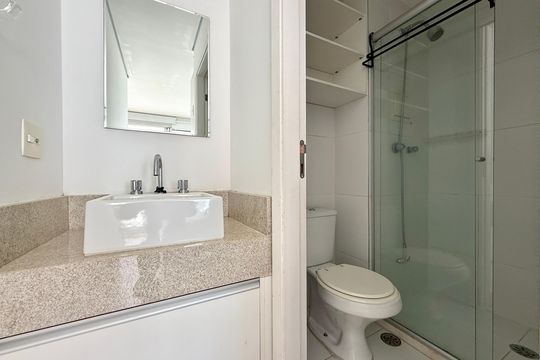 Banheiro de kitnet/studio para alugar com 1 quarto, 36m² em Brooklin, São Paulo