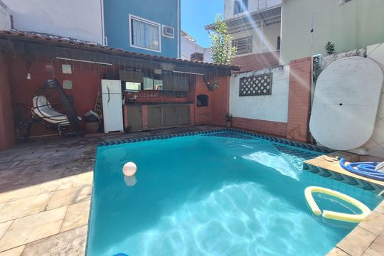 Quintal de casa à venda com 4 quartos, 400m² em Ponta Dareia, Niterói