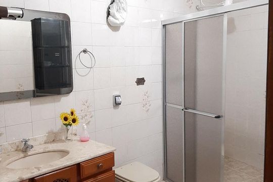 Banheiro de casa à venda com 3 quartos, 170m² em Vila Alpina, São Paulo