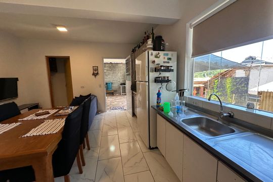 Casa à venda com 5 quartos, 300m² em Vila Pouso Alegre, Barueri
