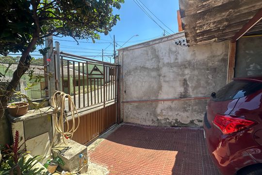 Garagem de casa à venda com 5 quartos, 300m² em Vila Pouso Alegre, Barueri