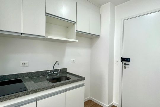Cozinha de kitnet/studio para alugar com 1 quarto, 26m² em Pinheiros, São Paulo