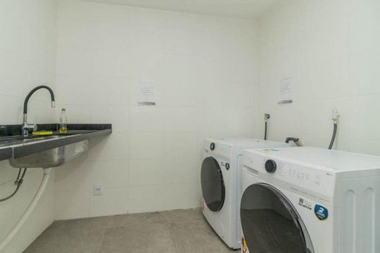 Área de serviço de apartamento à venda com 1 quarto, 30m² em Jardim Botânico, Porto Alegre