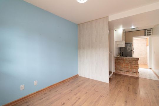 Sala de casa de condomínio para alugar com 3 quartos, 60m² em Vila Nova, Porto Alegre