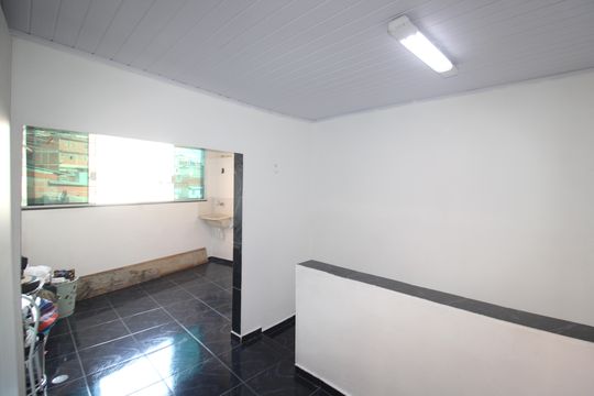 Área de Serviço de casa para alugar com 2 quartos, 90m² em Jardim Guarani, São Paulo