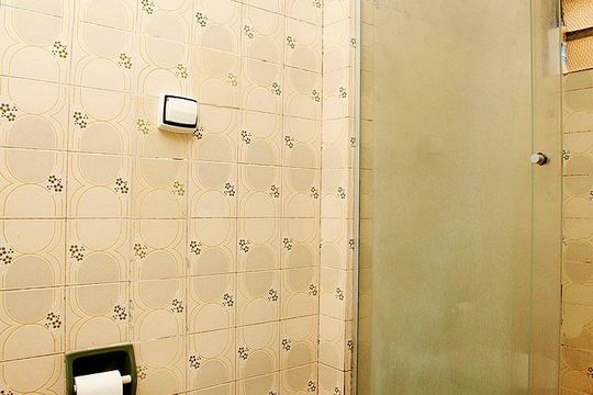 Banheiro Quarto Suíte de apartamento à venda com 1 quarto, 49m² em São João, Porto Alegre