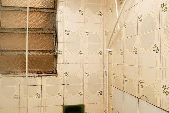 Banheiro Quarto Suíte de apartamento à venda com 1 quarto, 49m² em São João, Porto Alegre