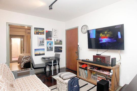Sala de apartamento à venda com 1 quarto, 49m² em São João, Porto Alegre