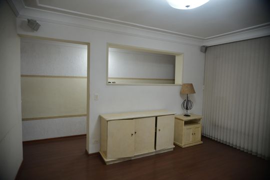 Sala de casa à venda com 3 quartos, 225m² em Vila Scarpelli, Santo André