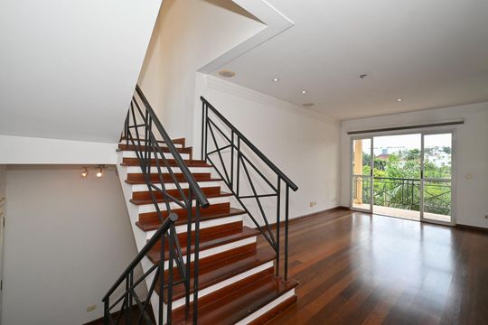 Sala de casa de condomínio para alugar com 3 quartos, 550m² em Jardim Morumbi, São Paulo