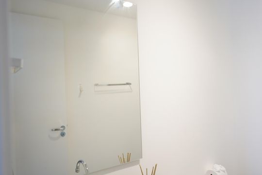 Banheiro de kitnet/studio para alugar com 1 quarto, 25m² em Belenzinho, São Paulo