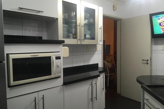 Cozinha de apartamento para alugar com 2 quartos, 75m² em Vila Romana, São Paulo