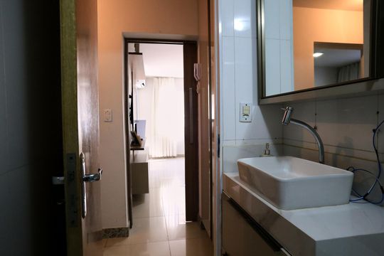 Banheiro de apartamento à venda com 2 quartos, 136m² em Pirajá, Belo Horizonte
