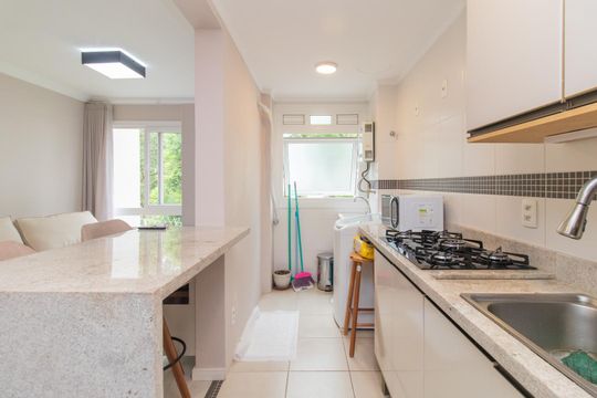 Cozinha de apartamento à venda com 1 quarto, 49m² em Santo Antônio, Porto Alegre