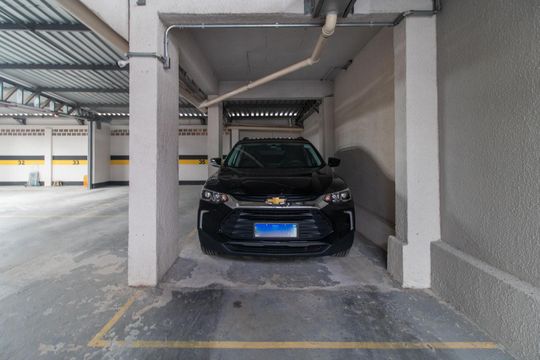 Garagem de apartamento à venda com 1 quarto, 49m² em Santo Antônio, Porto Alegre