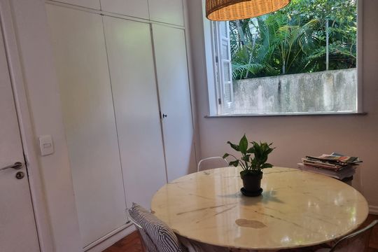 Sala de apartamento à venda com 1 quarto, 97m² em Jardim Botânico, Rio de Janeiro