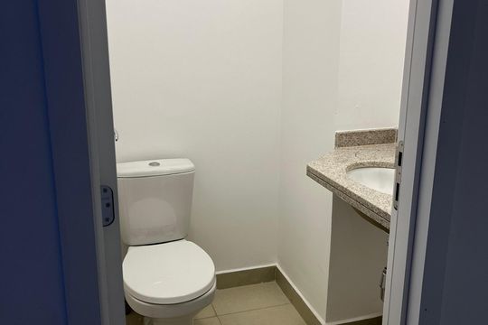 Banheiro de kitnet/studio à venda com 1 quarto, 39m² em Km 18, Osasco