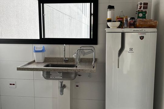 Cozinha de kitnet/studio para alugar com 1 quarto, 39m² em Km 18, Osasco