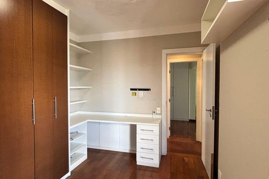 Quarto 1 de apartamento para alugar com 3 quartos, 225m² em Chácara Inglesa, São Paulo