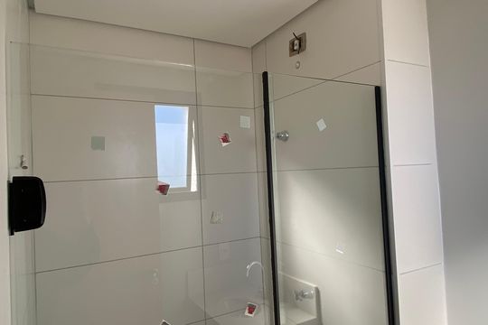 Banheiro de apartamento para alugar com 1 quarto, 30m² em Centro, Osasco