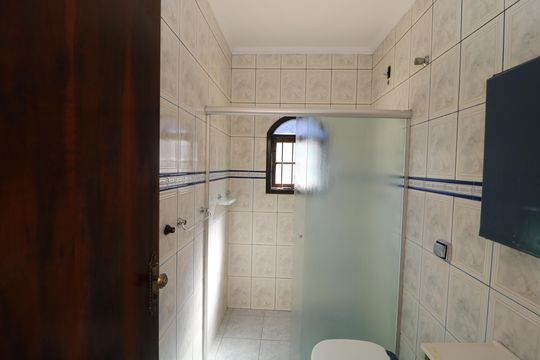 Banheiro de casa para alugar com 3 quartos, 125m² em Parque Colonial, São Paulo
