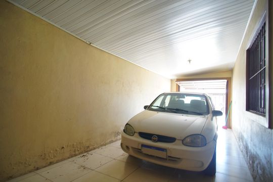 Garagem de casa à venda com 3 quartos, 125m² em Feitoria Seller, São Leopoldo