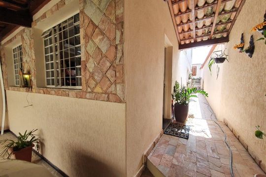 Área externa de casa à venda com 4 quartos, 197m² em Parque Xangri-lá, Contagem