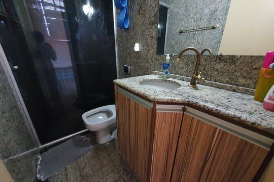 Banheiro de casa à venda com 4 quartos, 197m² em Parque Xangri-lá, Contagem