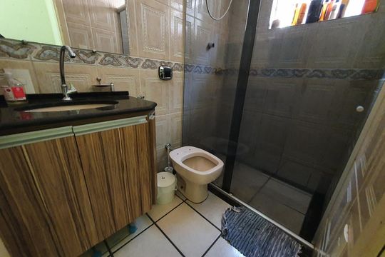 Banheiro de casa à venda com 4 quartos, 197m² em Parque Xangri-lá, Contagem