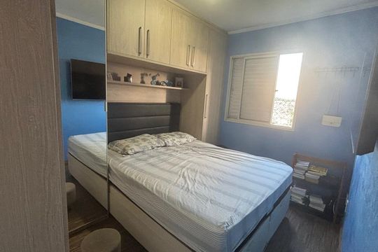Quarto de apartamento à venda com 2 quartos, 58m² em Vila Carmosina, São Paulo
