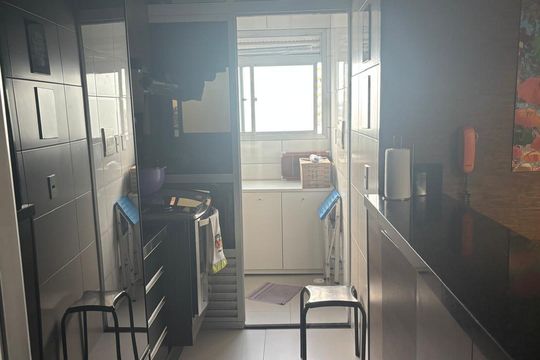 Cozinha de apartamento à venda com 2 quartos, 58m² em Vila Carmosina, São Paulo