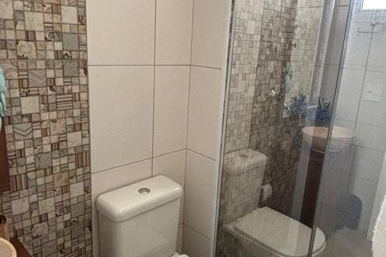 Banheiro de apartamento à venda com 2 quartos, 58m² em Vila Carmosina, São Paulo