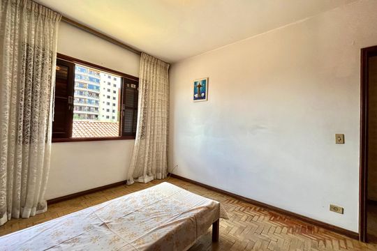 Quarto 4 de casa à venda com 5 quartos, 250m² em Vila Alexandria, São Paulo
