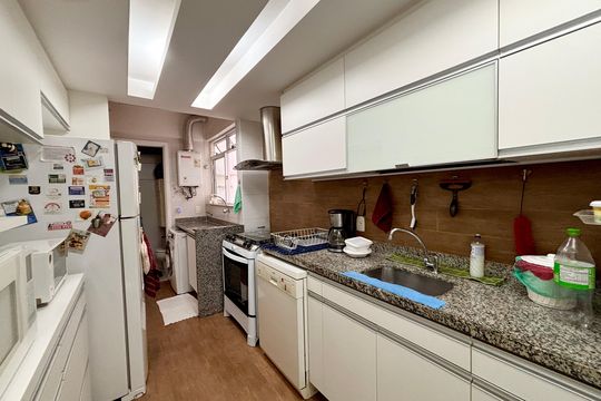 Cozinha de apartamento à venda com 2 quartos, 90m² em Botafogo, Rio de Janeiro