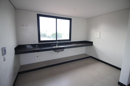 Cozinha de apartamento à venda com 3 quartos, 170m² em Inconfidentes, Contagem