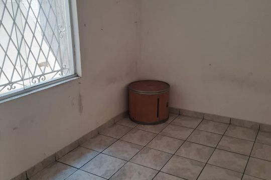 Quarto de casa à venda com 3 quartos, 65m² em Curicica, Rio de Janeiro