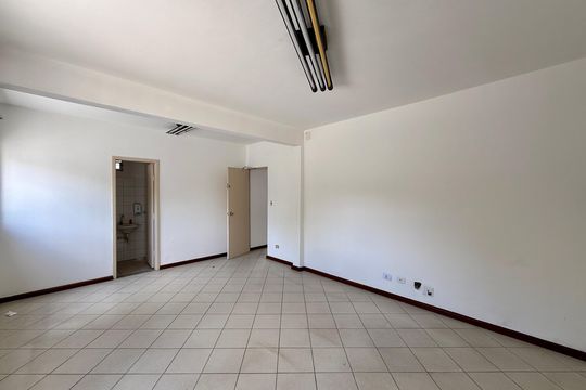 Casa à venda com 4 quartos, 254m² em Indianópolis, São Paulo