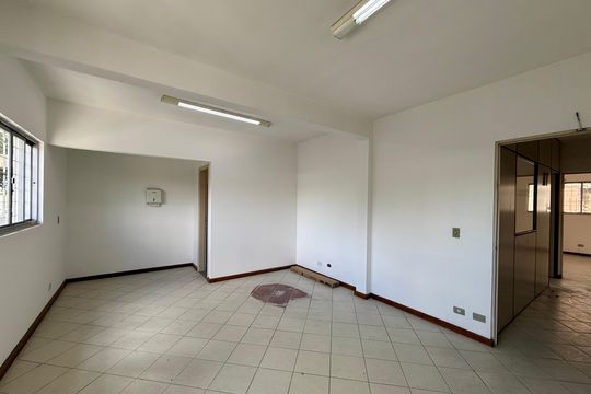 Casa à venda com 4 quartos, 254m² em Indianópolis, São Paulo