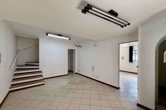 Casa à venda com 4 quartos, 254m² em Indianópolis, São Paulo