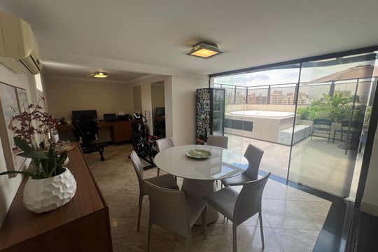 Área externa de apartamento à venda com 3 quartos, 160m² em Cambuí, Campinas