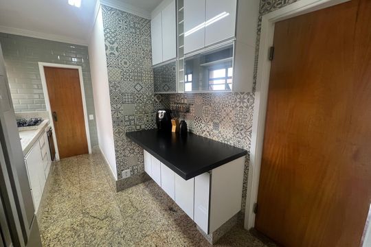 Cozinha de apartamento à venda com 3 quartos, 160m² em Cambuí, Campinas