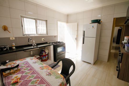 Cozinha de casa para alugar com 4 quartos, 120m² em Maracanã, Praia Grande
