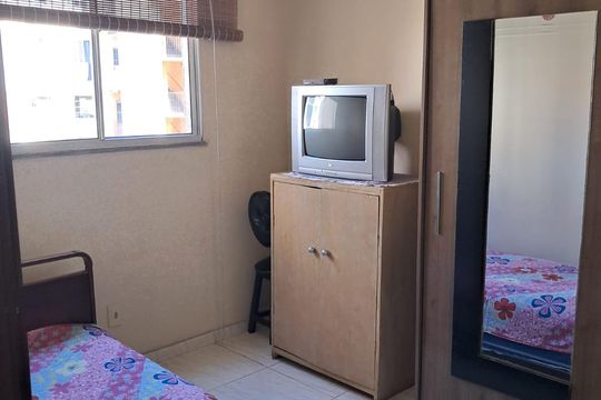 Quarto de apartamento para alugar com 2 quartos, 70m² em Santa Cruz, Rio de Janeiro